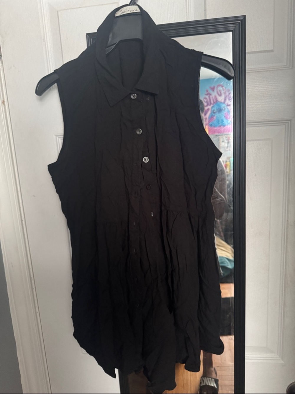 Solitaire Black Sleeveless Button-Up Blouse
